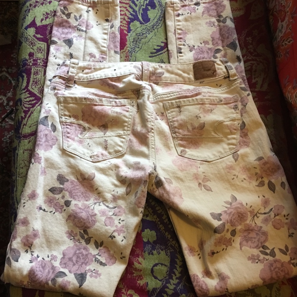 NWOT, Washed Sz24x32, floral Skinnies, too big!